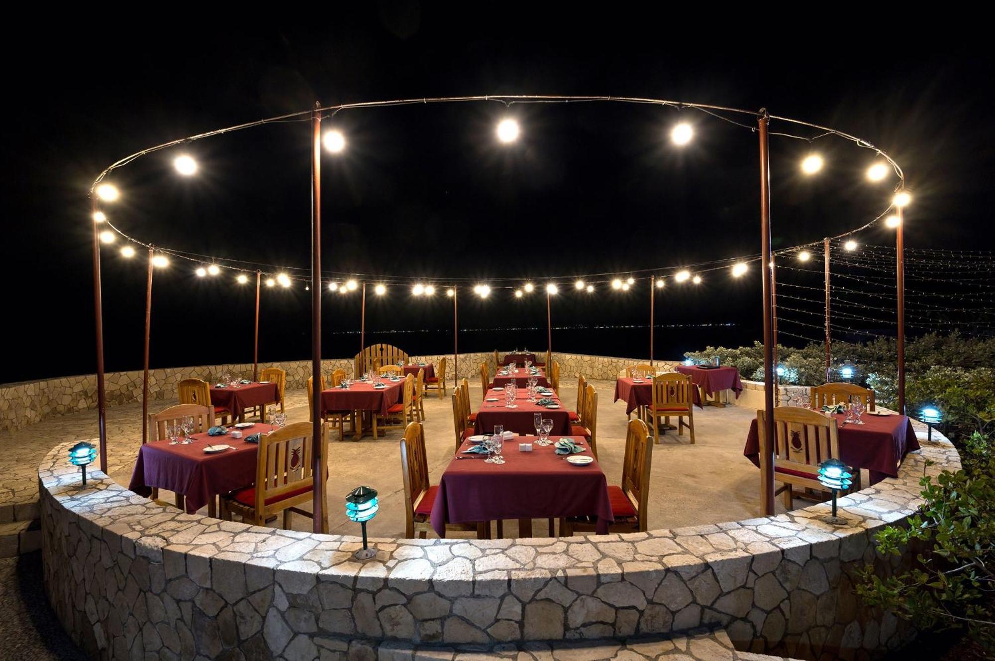 Ocean Cliff Hotel Negril Limited - Adults Only Ngoại thất bức ảnh