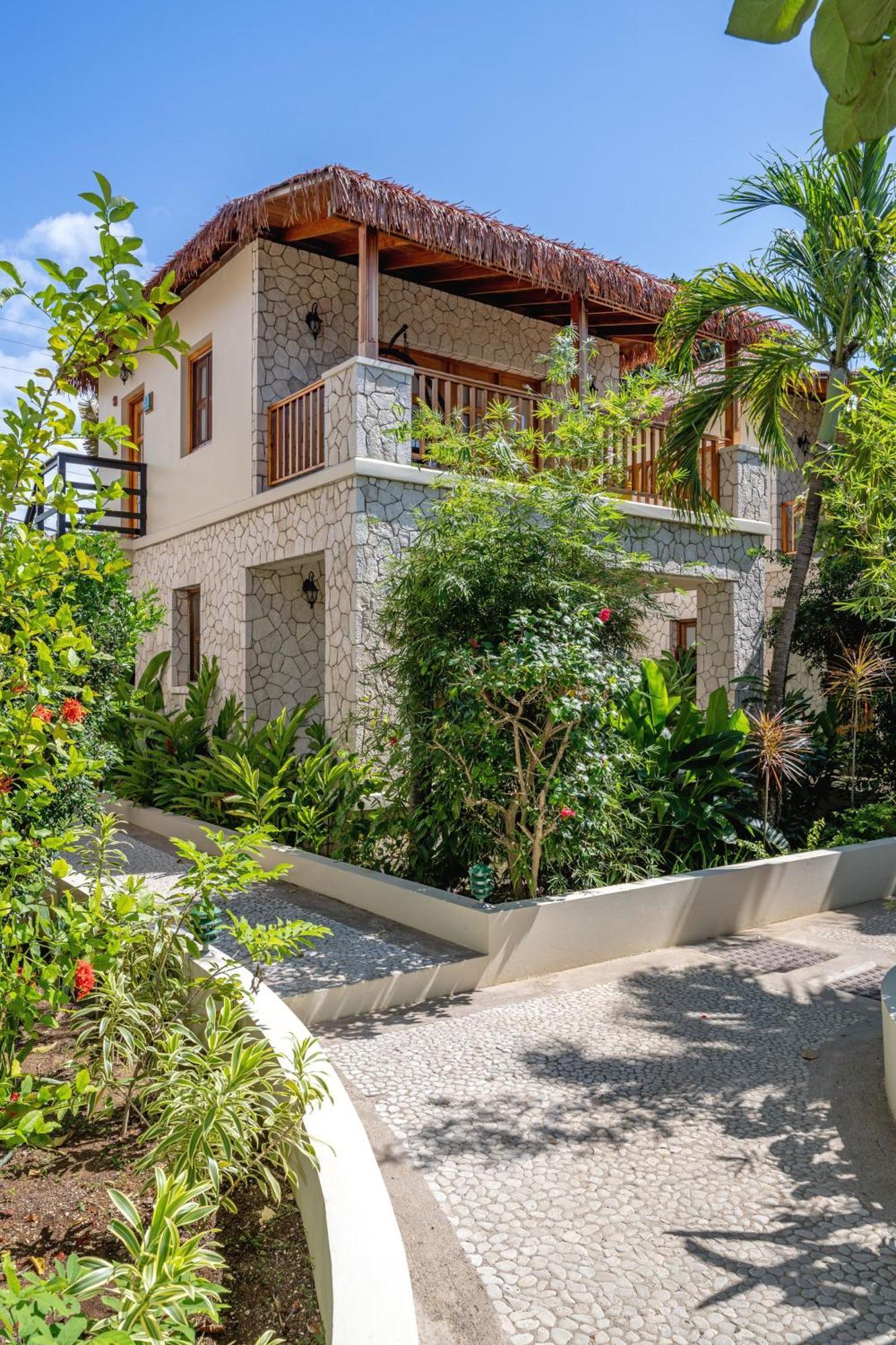 Ocean Cliff Hotel Negril Limited - Adults Only Ngoại thất bức ảnh